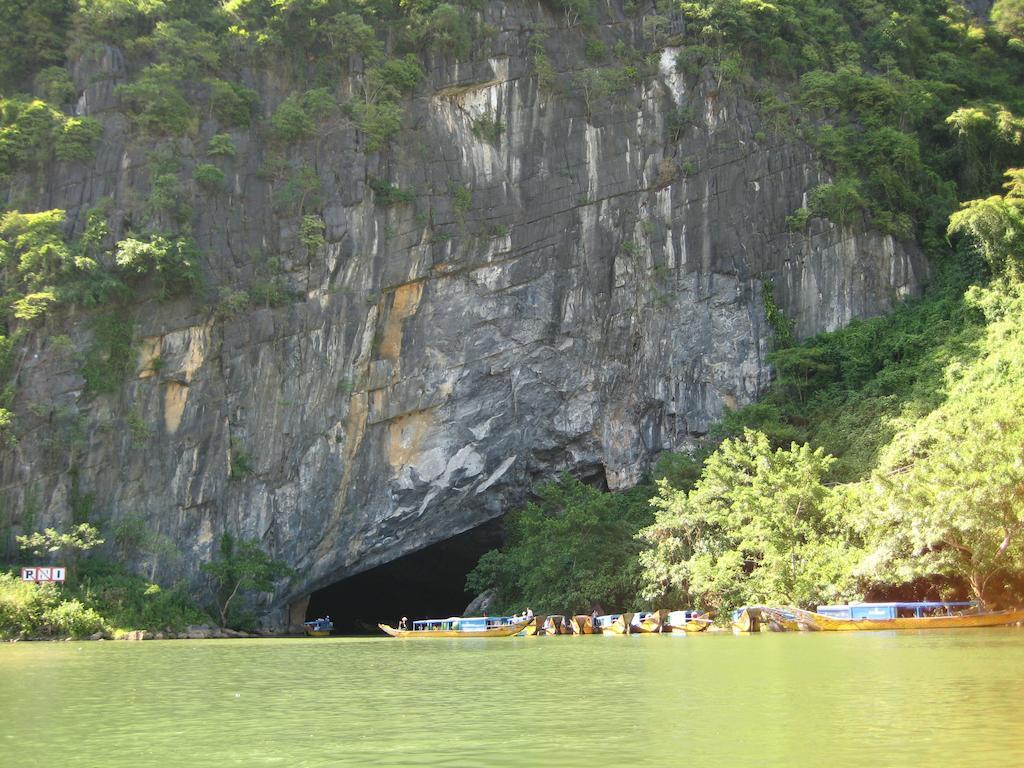 Anh Linh 1 Hotel Dong Hoi Bagian luar foto