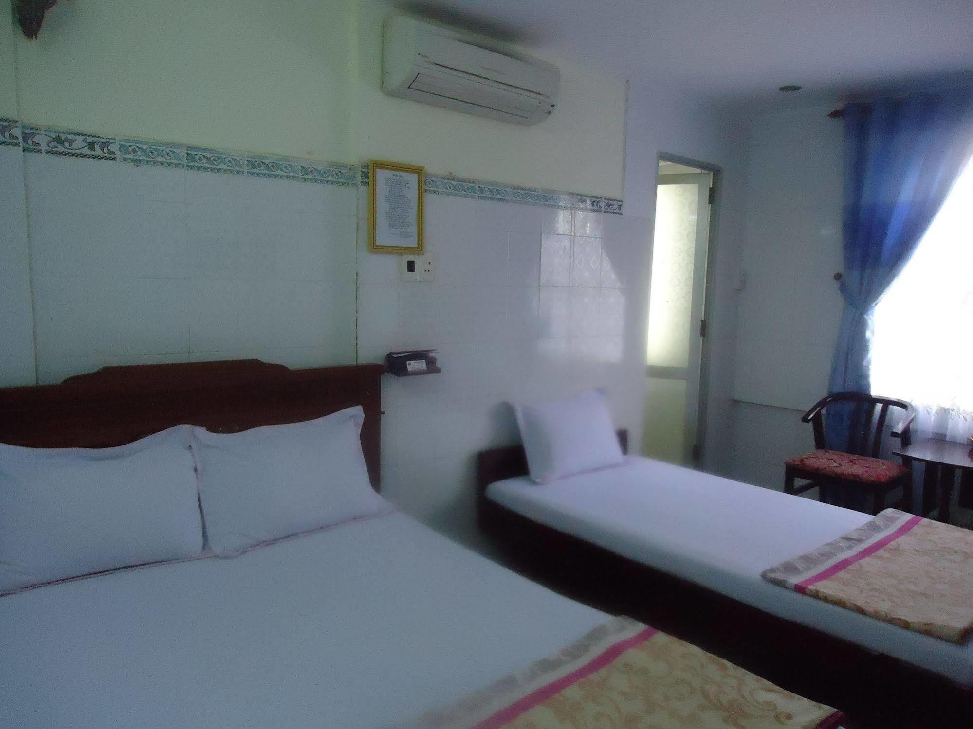 Anh Linh 1 Hotel Dong Hoi Bagian luar foto