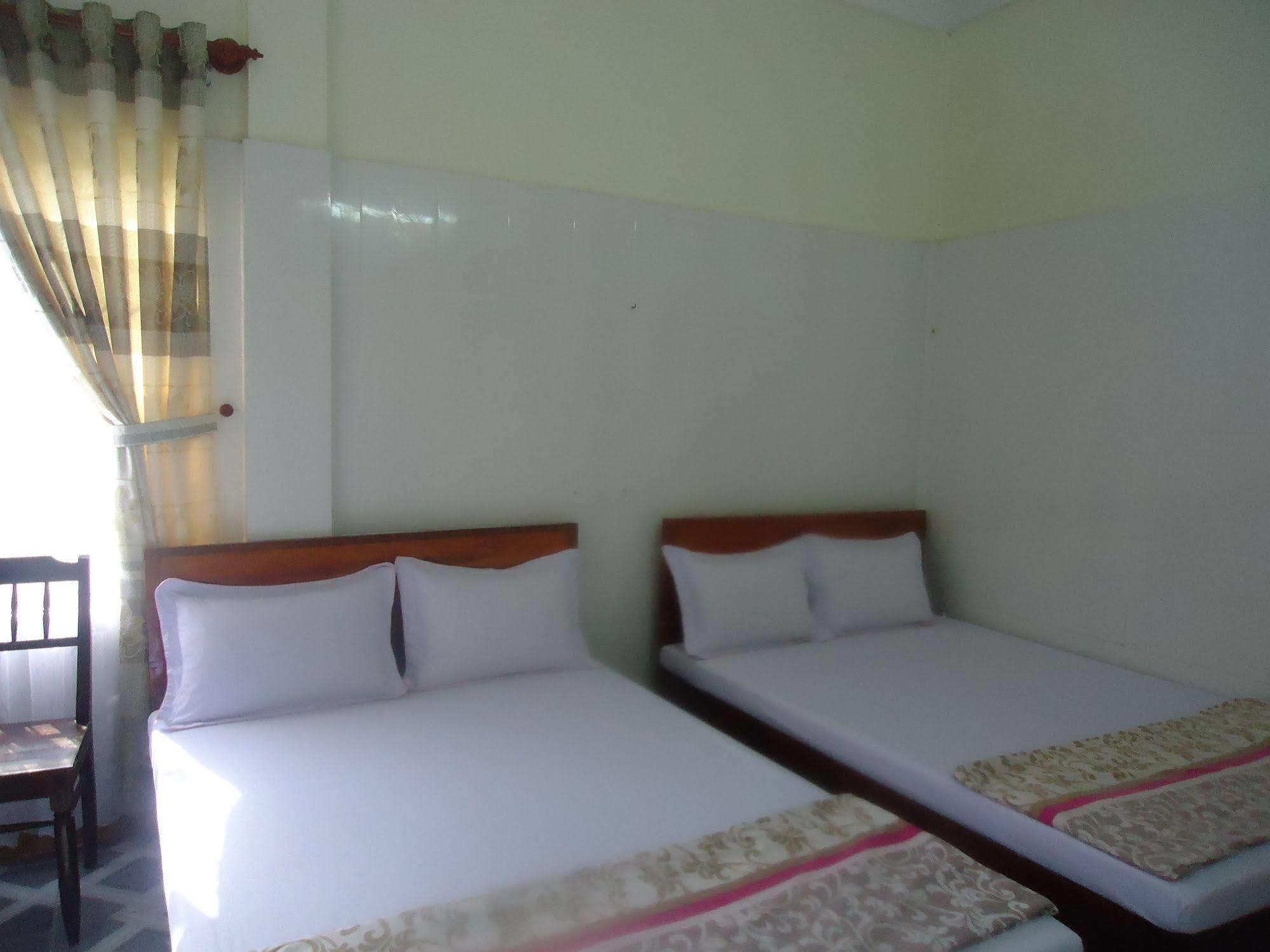 Anh Linh 1 Hotel Dong Hoi Bagian luar foto