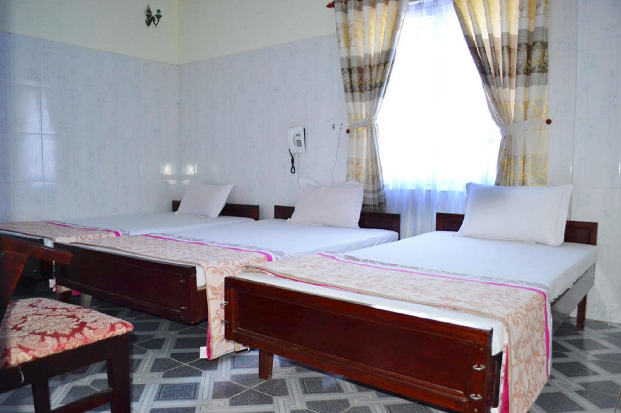 Anh Linh 1 Hotel Dong Hoi Bagian luar foto