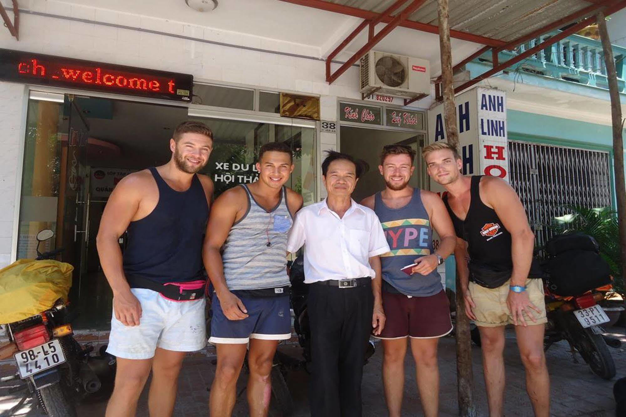 Anh Linh 1 Hotel Dong Hoi Bagian luar foto