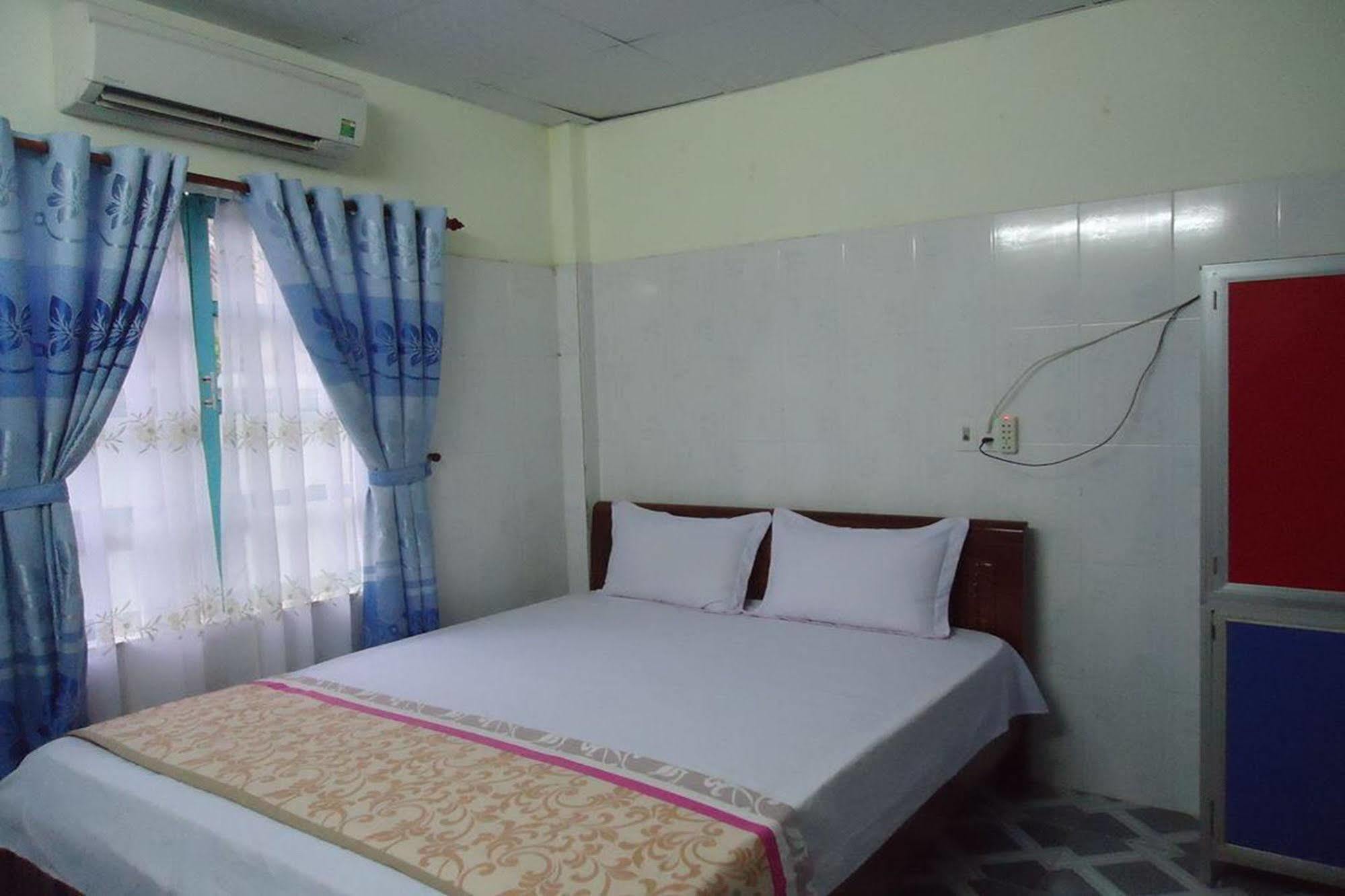 Anh Linh 1 Hotel Dong Hoi Bagian luar foto